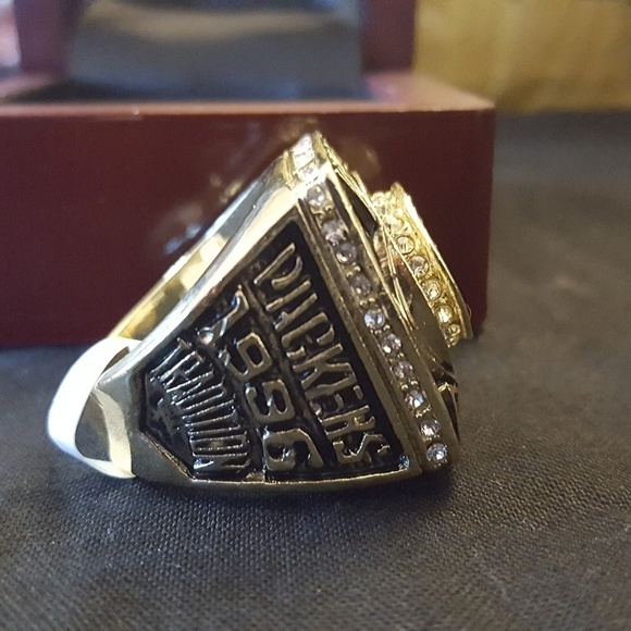 Green Bay Packers Fan Edition 1996 Ring Sizes 9-14 - Picture 4 of 6